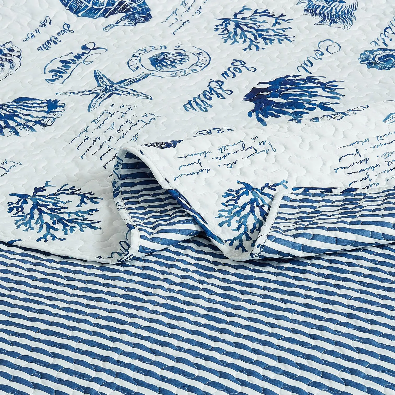 Nautical Sea Shells Quilt - Reversible Bedspread Set