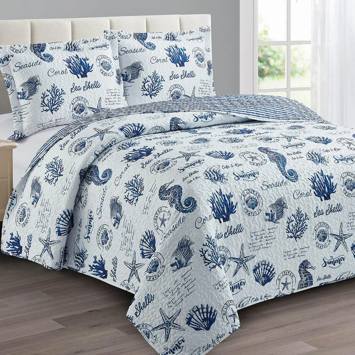 Nautical Sea Shells Quilt - Reversible Bedspread Set