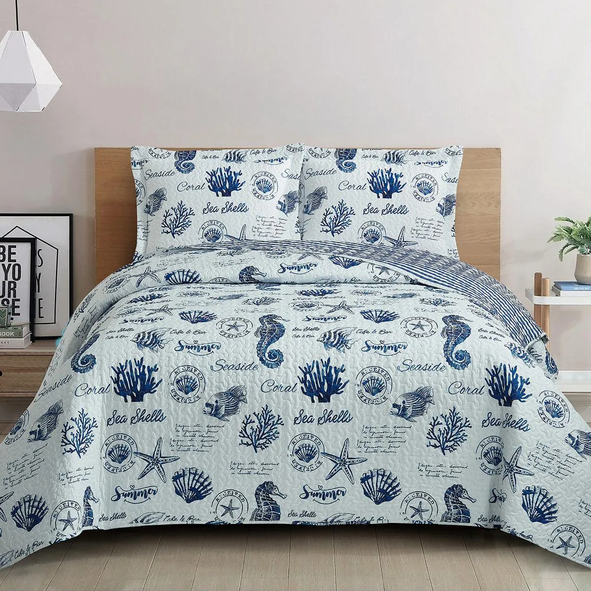 Nautical Sea Shells Quilt - Reversible Bedspread Set